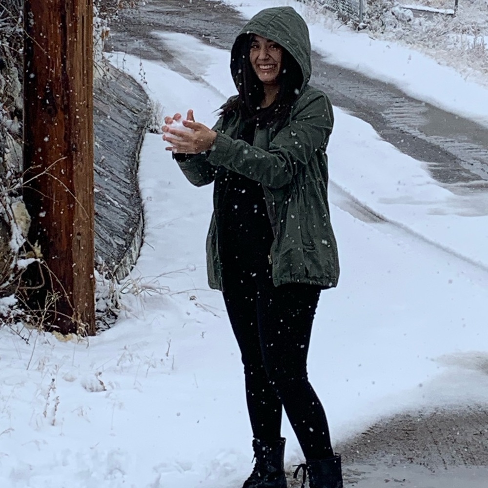 Meet your Posher, Yesenia